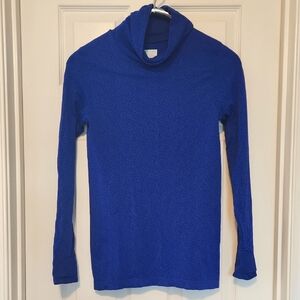 Athleta Long Sleeve Top Thumb Supports